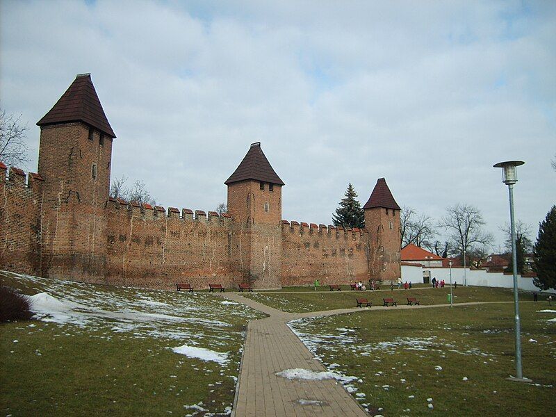 File:Nymburk walls.JPG