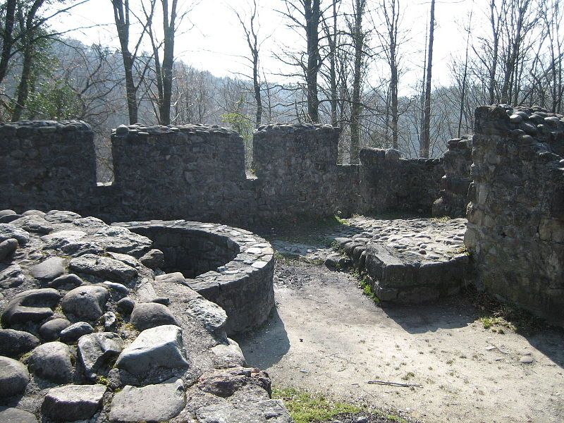 File:Ruine Wulp.jpg