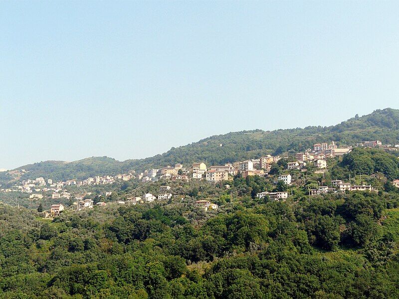 File:Uscio-panorama.JPG