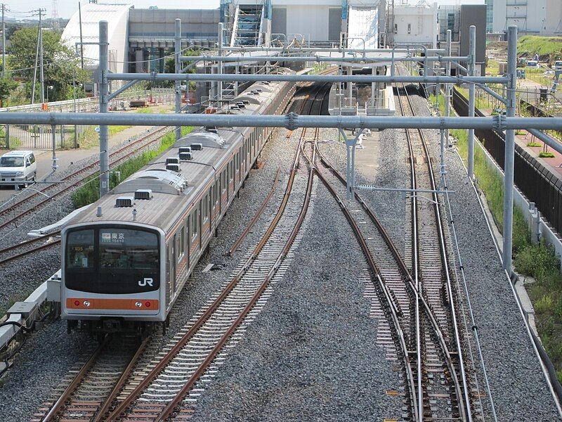 File:吉川美南駅20110922.jpg