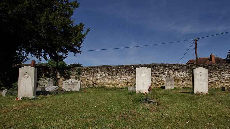 File:Abingdon OurLady&StEdmund CWGC.jpg