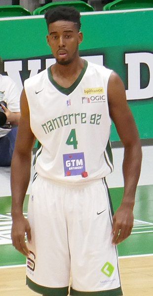 File:Alade Aminu N4.jpg