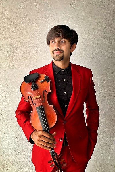 File:Aneesh Happy Violin.jpg