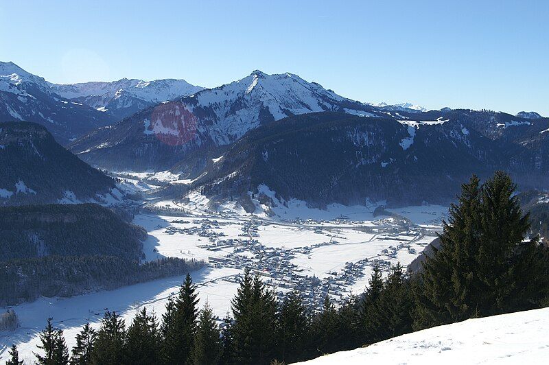 File:Bezau Hangspitze.JPG