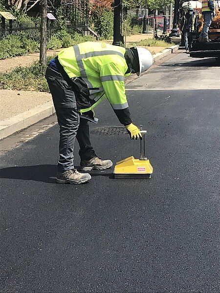 File:Density Meter Asphalt.jpg