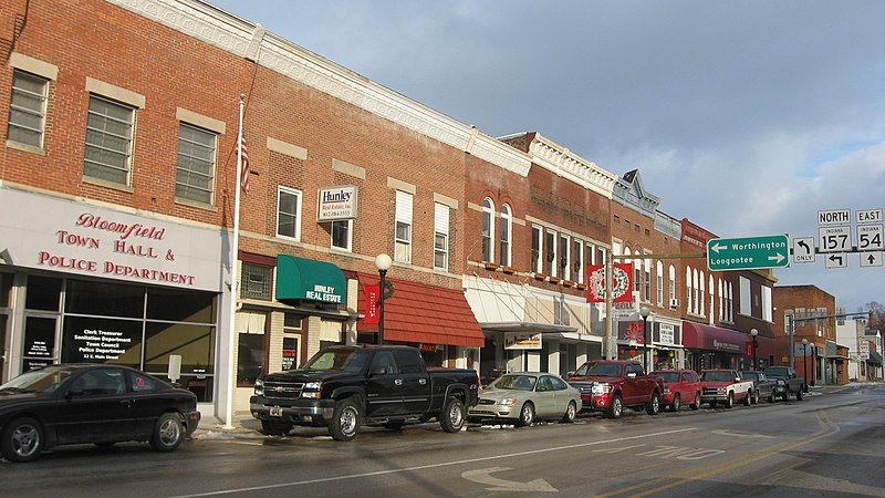 File:Downtown Bloomfield, Indiana.jpg