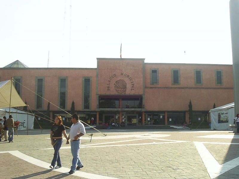 File:Ecatepec explanada.JPG