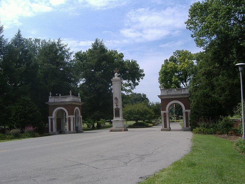 File:GLKY Main Gate.JPG