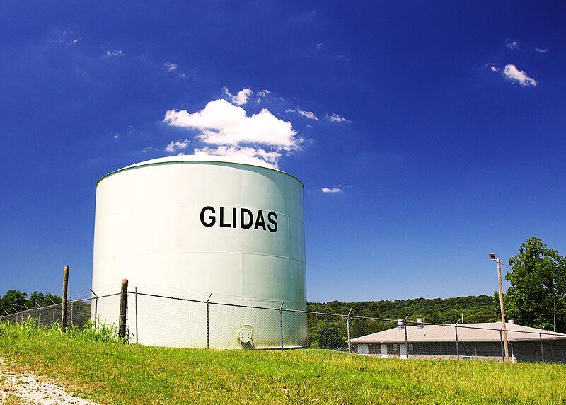 File:Glidas-water-tower-in.jpg