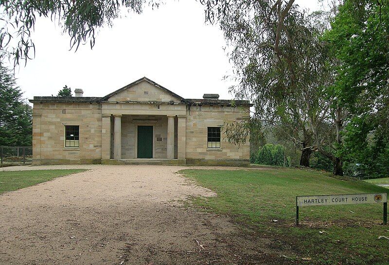 File:Hartley courthouse.JPG