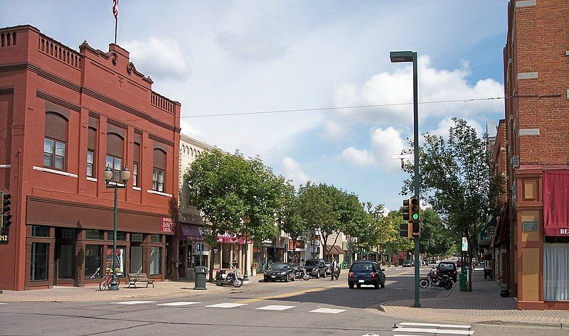 File:Hopkins MN Mainstreet.jpg