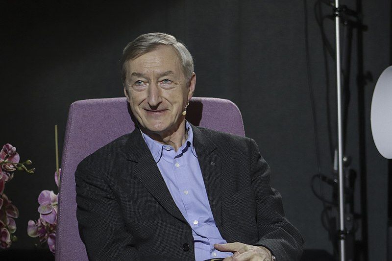 File:Julian Barnes 2019.jpg