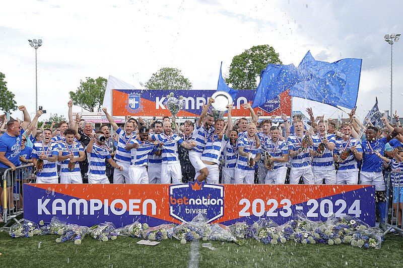 File:Kampioen 23-24.jpg