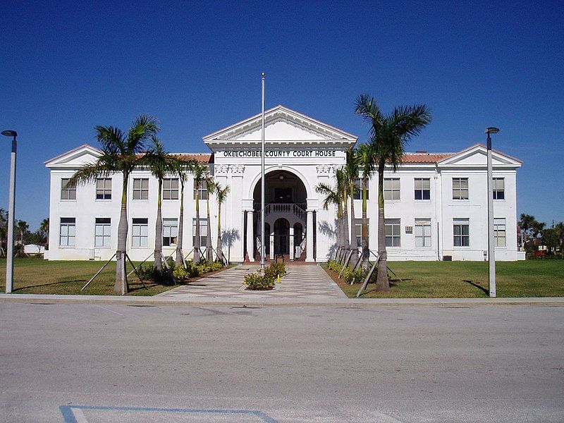 File:Okeechobee County Courthouse.jpg