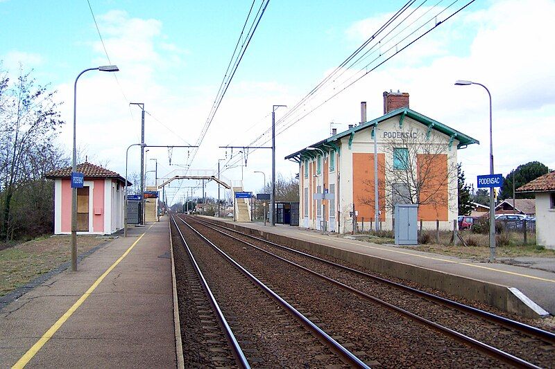 File:Podensac Gare.jpg