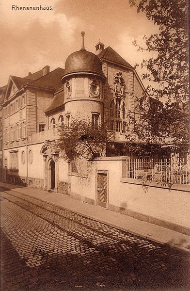 File:RH Haus senkrecht.jpg