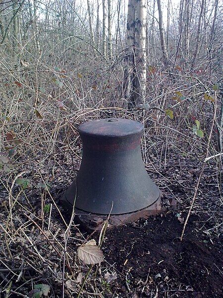 File:Railway capstan.jpg