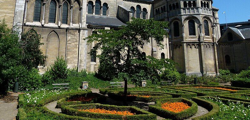 File:Roermond, Munsterkerk- 03.jpg