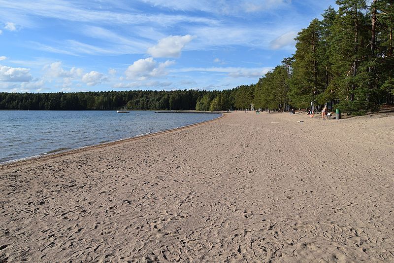 File:Sääksjärvi (Nurmijärvi) beach.jpg