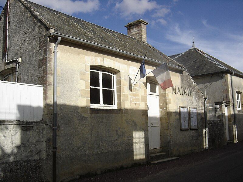 File:Sainte-croix-sur-Mer, mairie.JPG