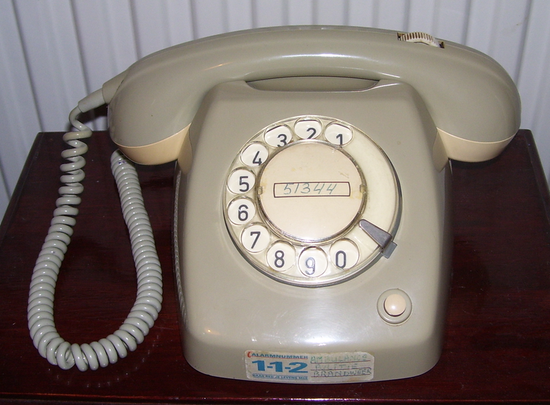 File:T65-telephone-top-view.png