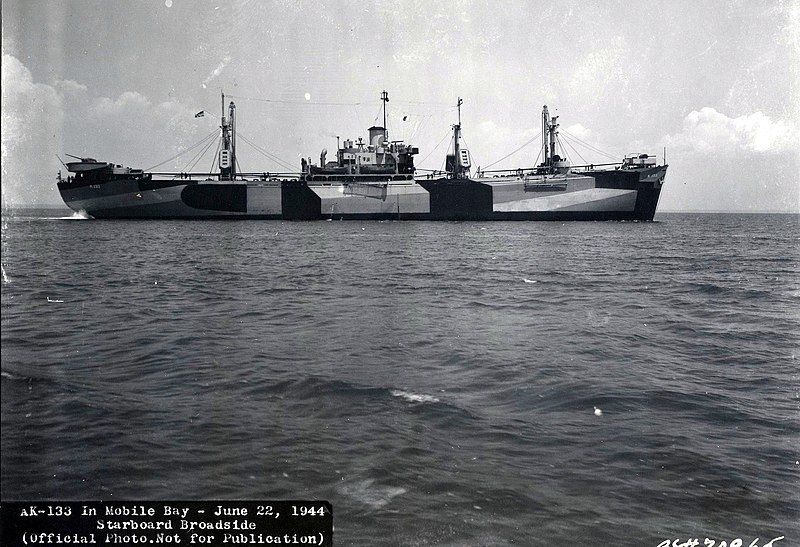 File:USS Seginus (AK-133).jpg