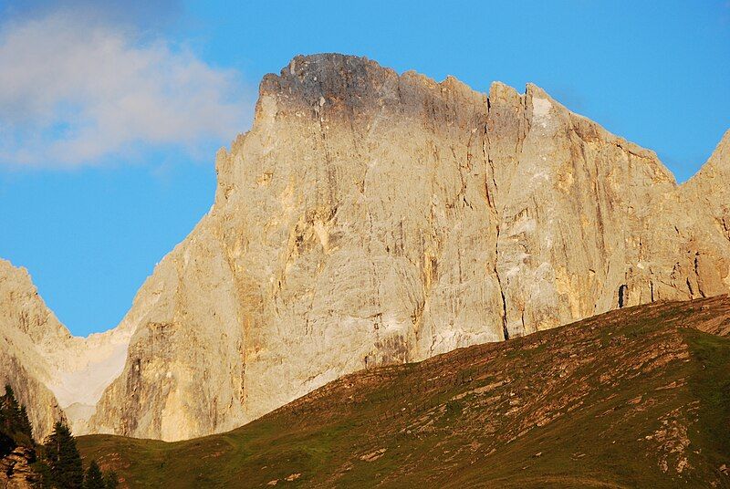 File:Vezzana from Rolle.JPG