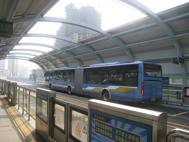 File:Xiamen BRT 18m.jpg