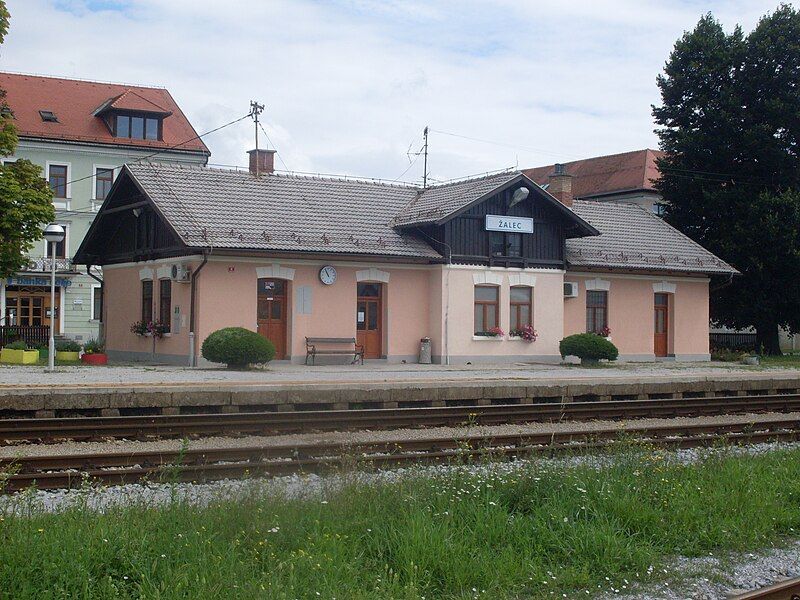 File:Zalec-train station-July 2011.jpg