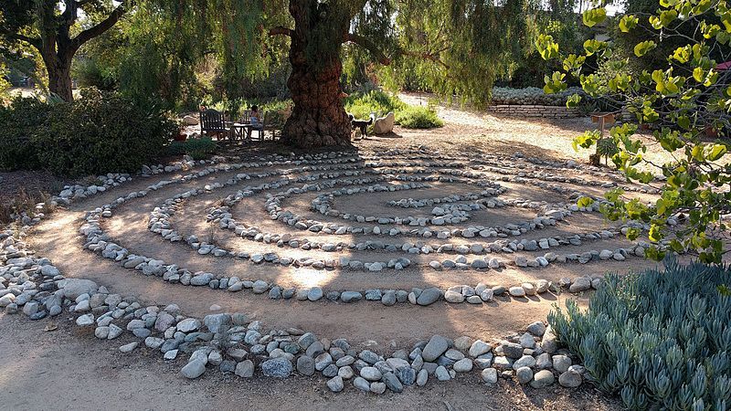 File:Arlington Garden Labyrinth.jpg