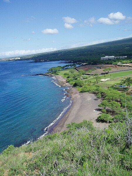 File:BlackBeachMaui.JPG