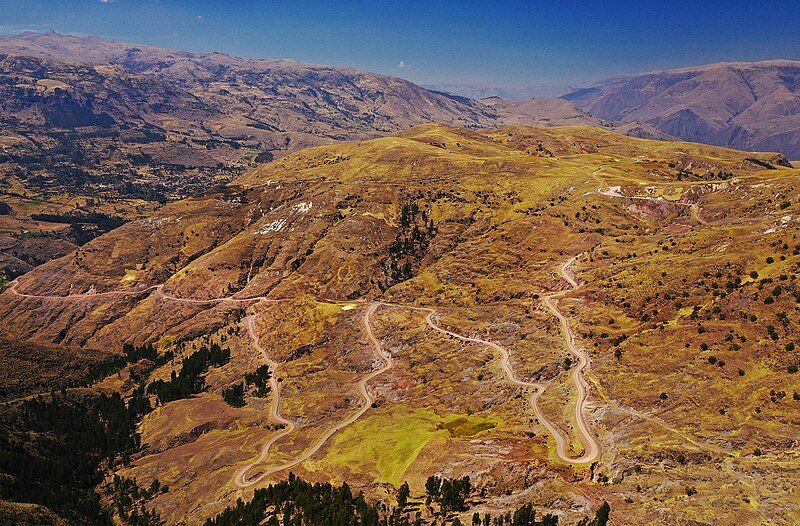 File:Dirt-road-leading-to-qollmay.jpg