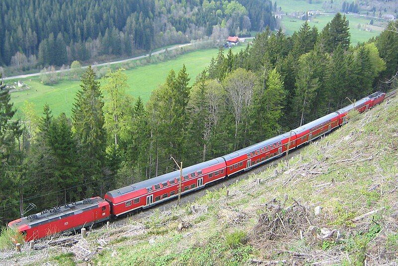 File:Dreiseenbahn Schotterwerk 2900.jpg