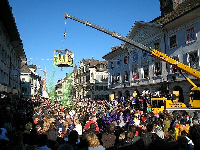 File:Fasnachtseröffnung Langenthal.jpg