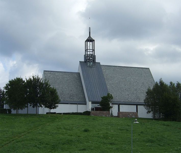 File:Lommedalen kirke.jpg