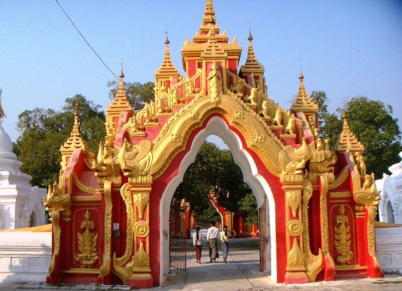 File:Myanmar-Kuthodaw Pagoda.jpg