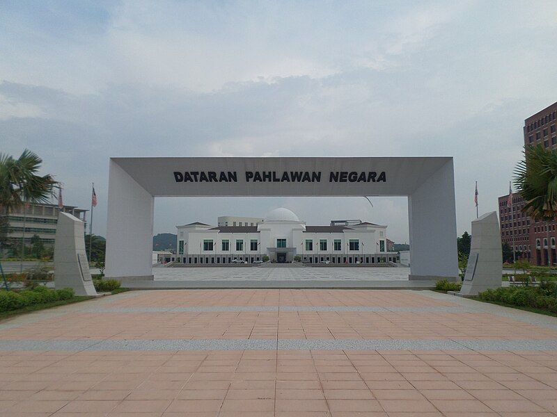 File:National Heroes Square.JPG