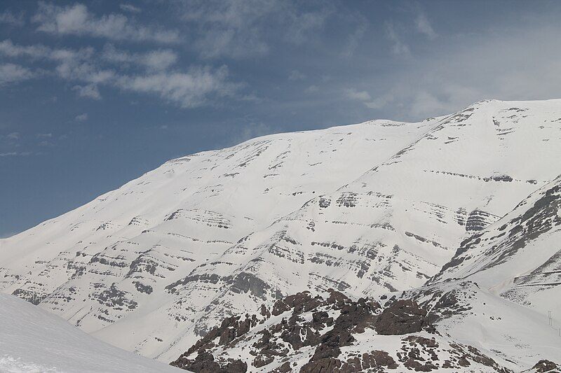 File:Shahneshin mountain.JPG