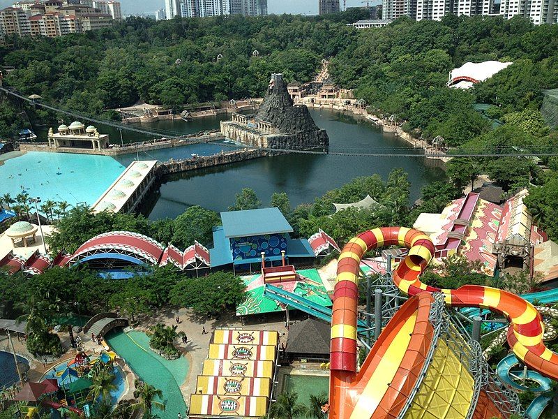 File:Sunway Lagoon2013 1.jpg