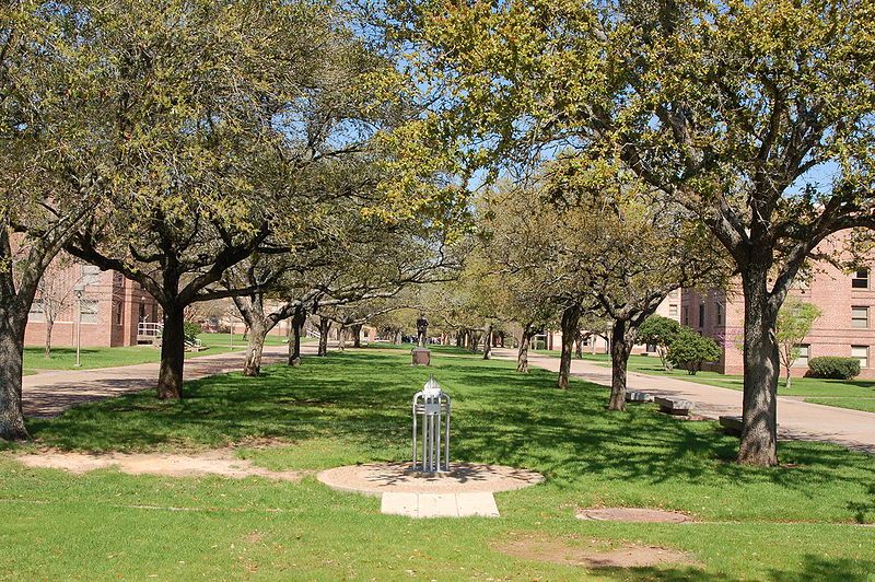 File:TAMU Quad2.JPG