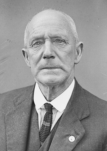 File:Arthur Rae 1928.jpg