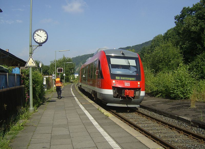 File:Bad Karlshafen Bahnhof.jpg