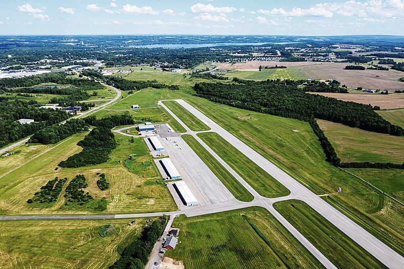 File:Canandaigua Airport.jpg