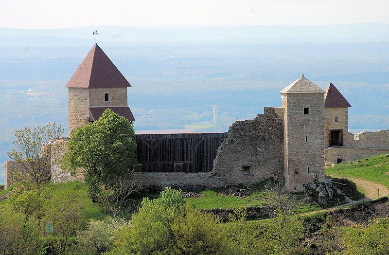 File:Chateau chevreaux.JPG