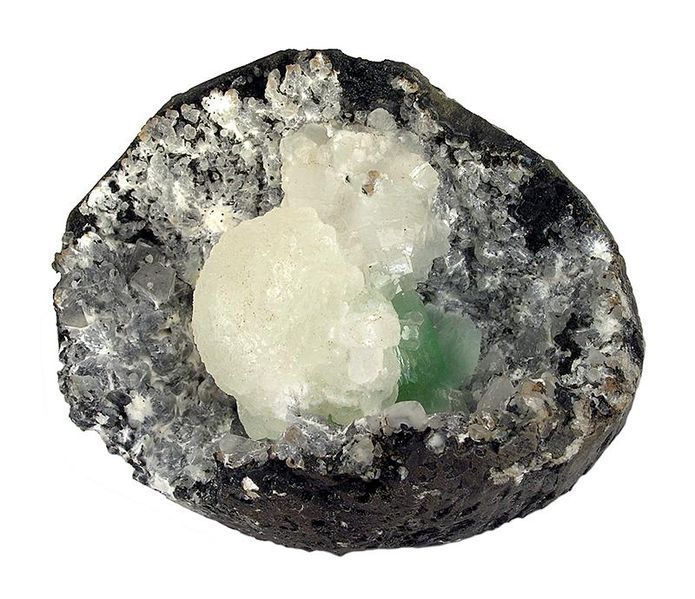 File:Epistilbite-Fluorapophyllite-Stellerite-indi-20a.jpg