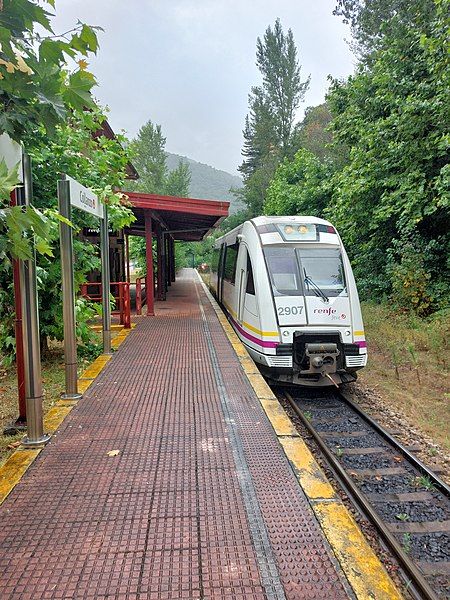 File:Estación de Collanzo.jpg