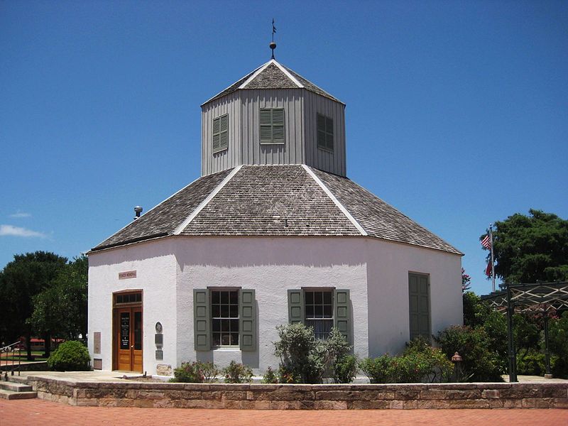 File:Fredericksburg Vereins Kirche.JPG