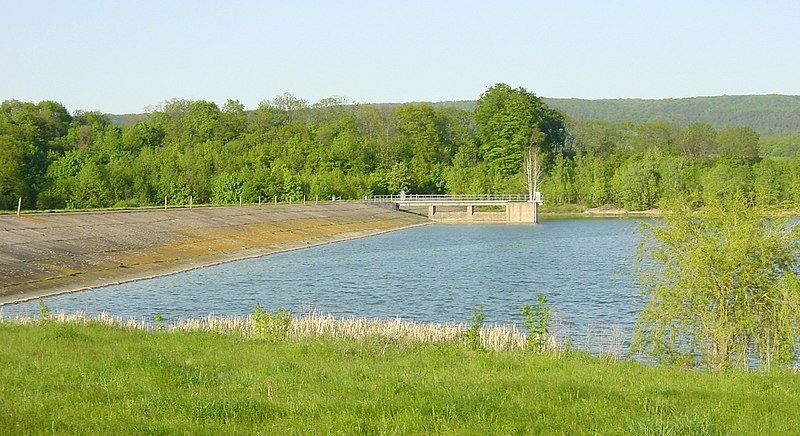 File:Hopfgarten-Staudamm.jpg