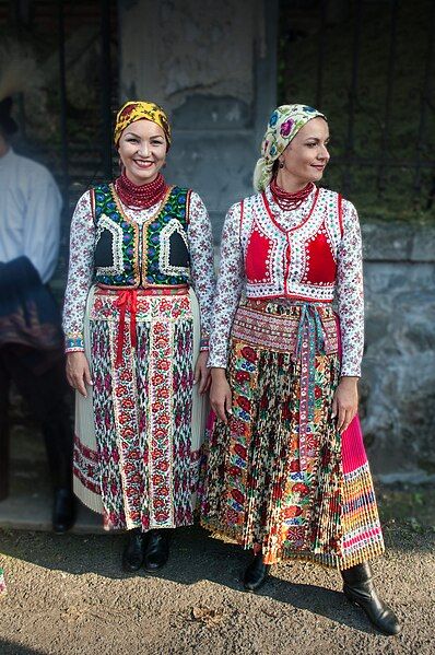 File:Hungarian Dresses.jpg