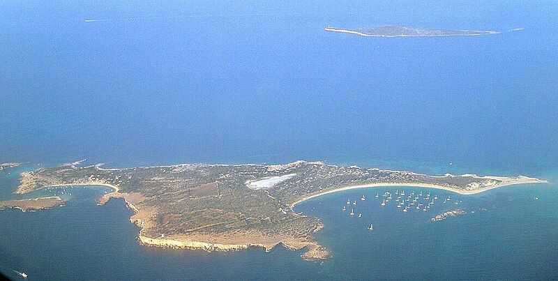 File:IllotsFormentera2.jpg